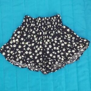 Wild Fable Floral Black Ruffle Hem Shorts